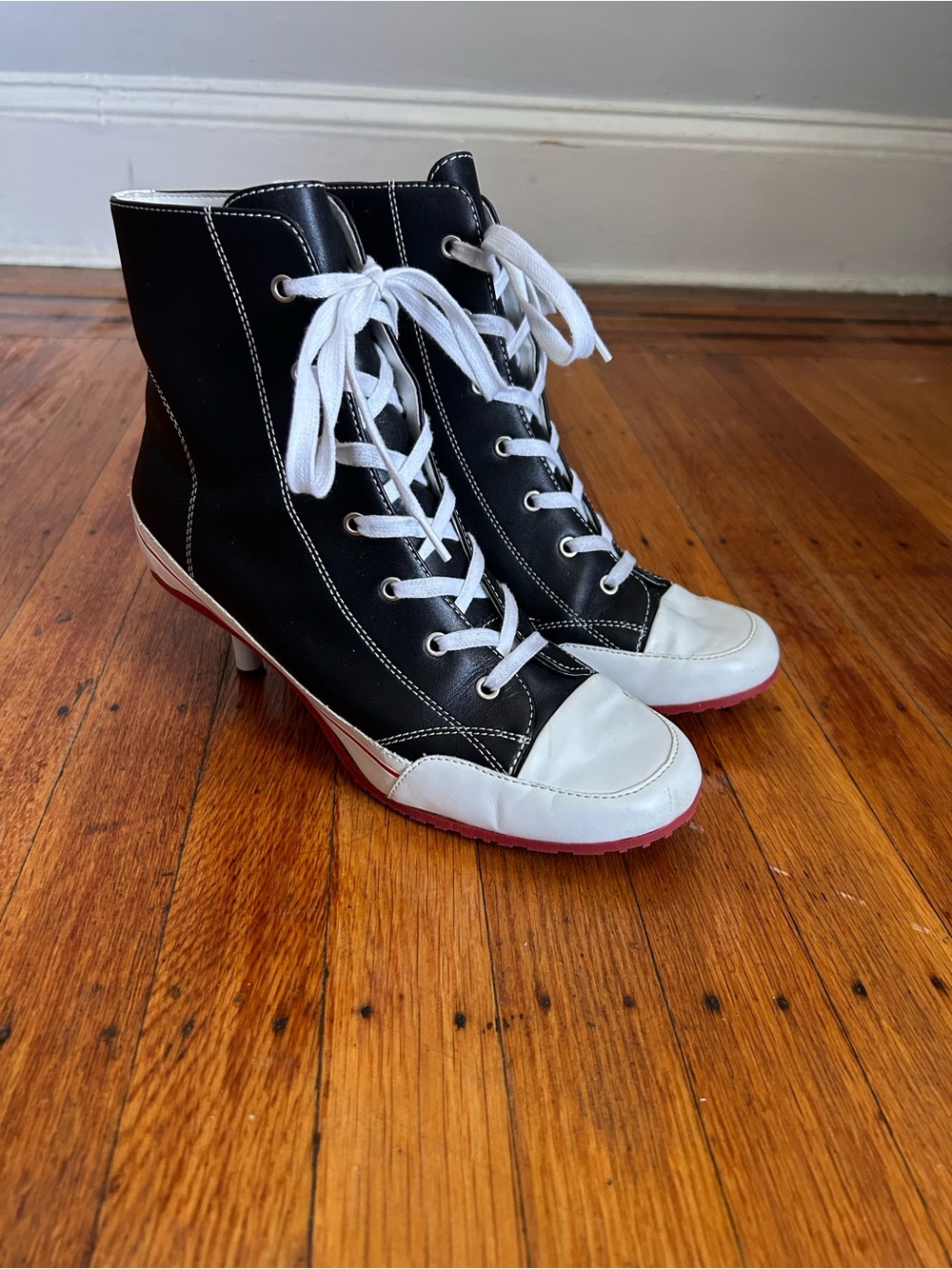 Vtg Y2K Steve Madden Keeki Kitten Heel Lace Booties